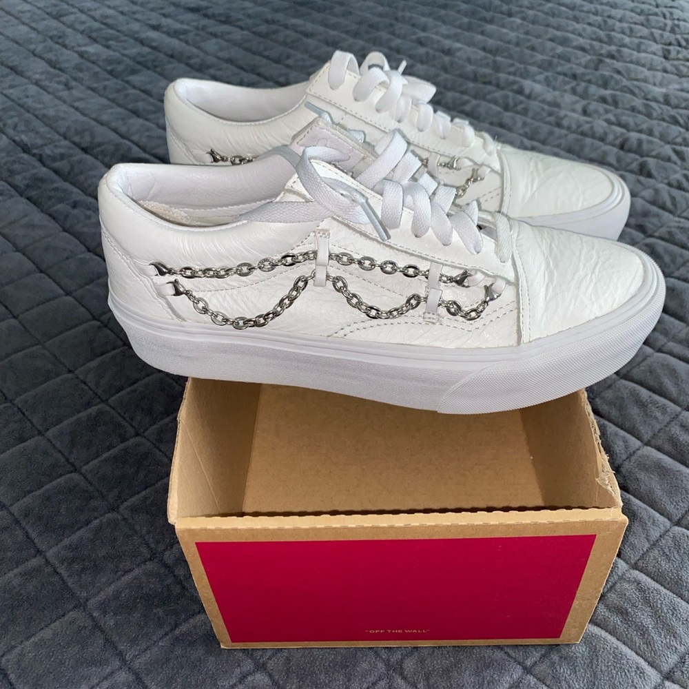 Vans Old Skool White Leather Chain Detail